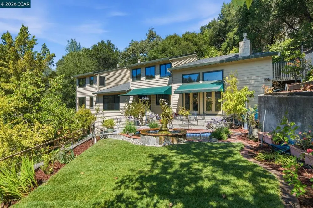 39 Mira Loma Rd Orinda, CA 94563