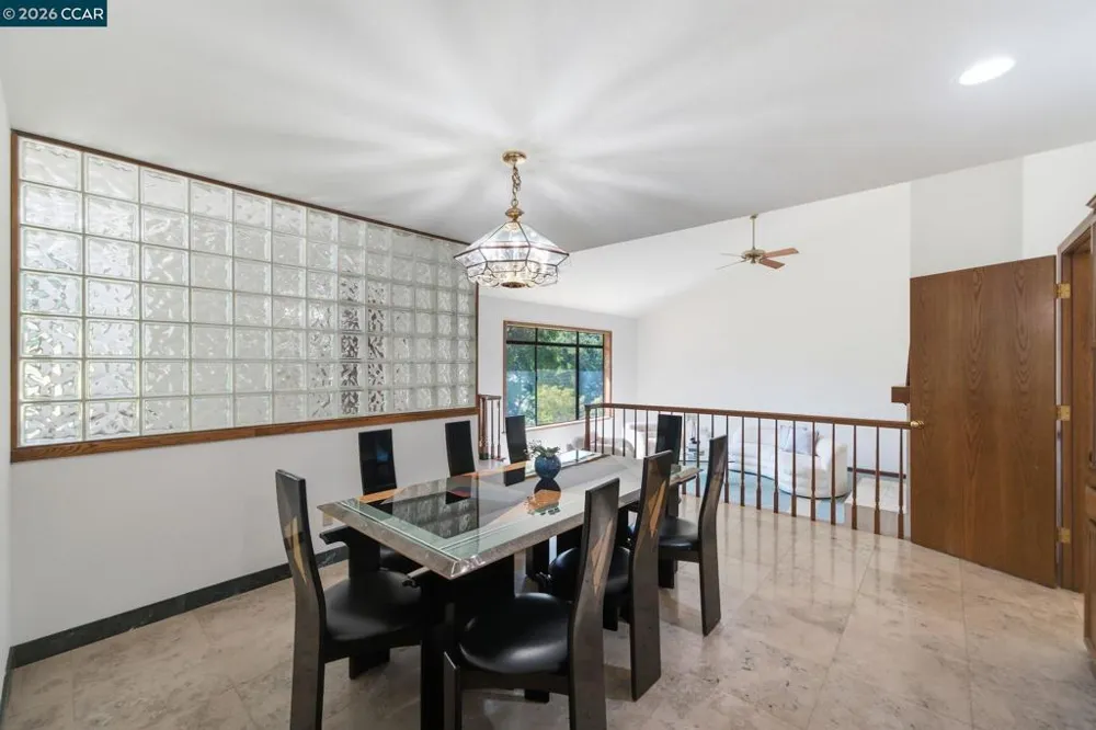 39 Mira Loma Rd Orinda, CA 94563