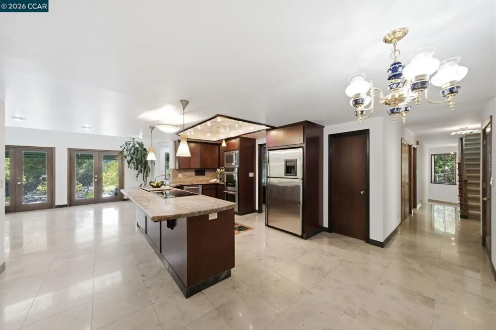 39 Mira Loma Rd Orinda, CA 94563