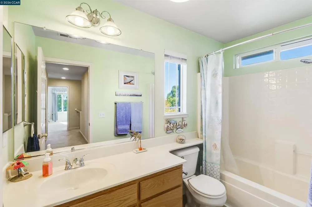 2211 Bridle Creek Circle Tracy, CA 95377