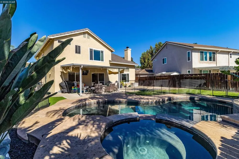 2211 Bridle Creek Circle Tracy, CA 95377