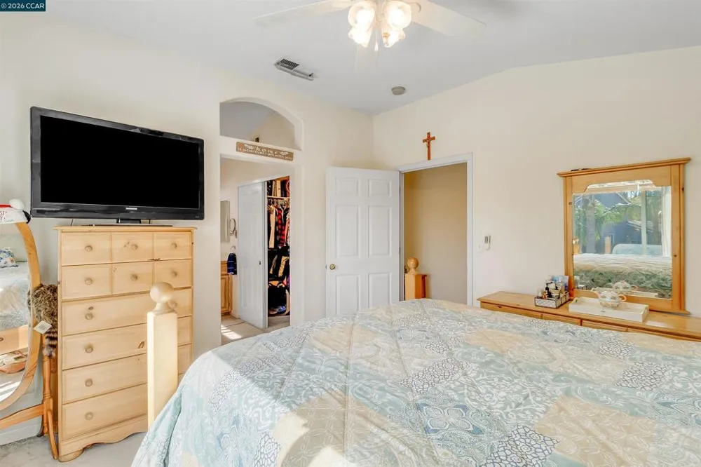 2211 Bridle Creek Circle Tracy, CA 95377