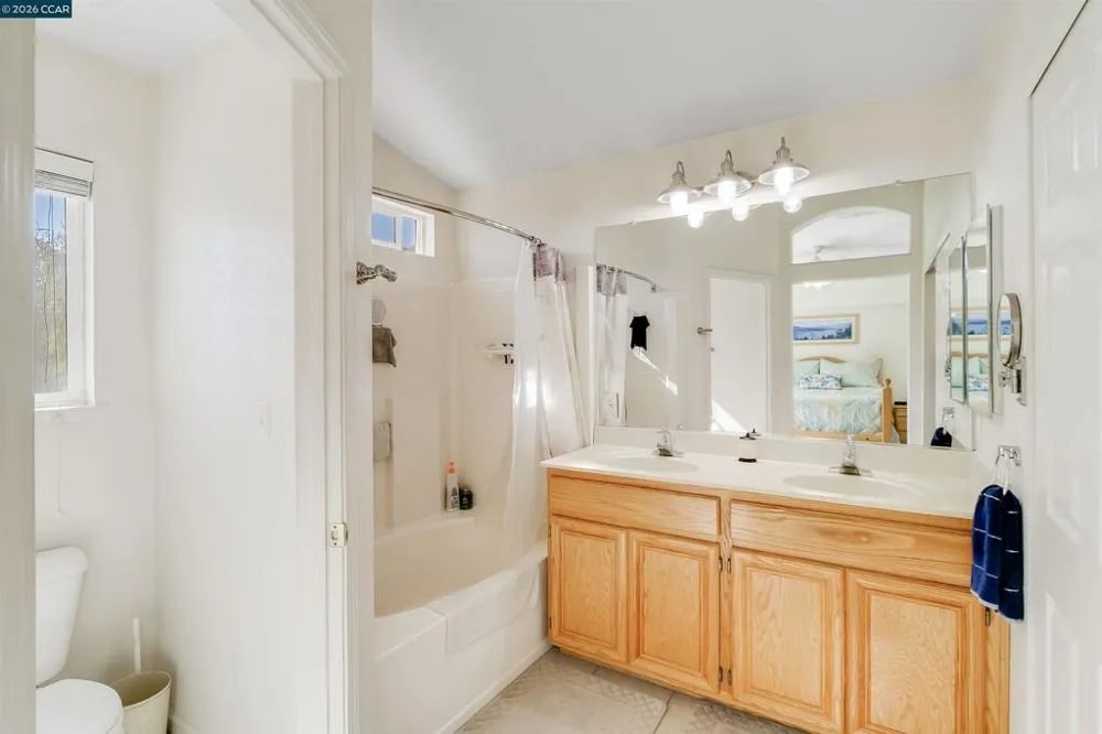 2211 Bridle Creek Circle Tracy, CA 95377