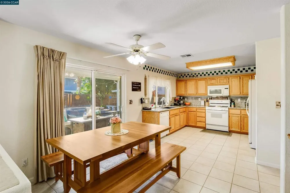 2211 Bridle Creek Circle Tracy, CA 95377
