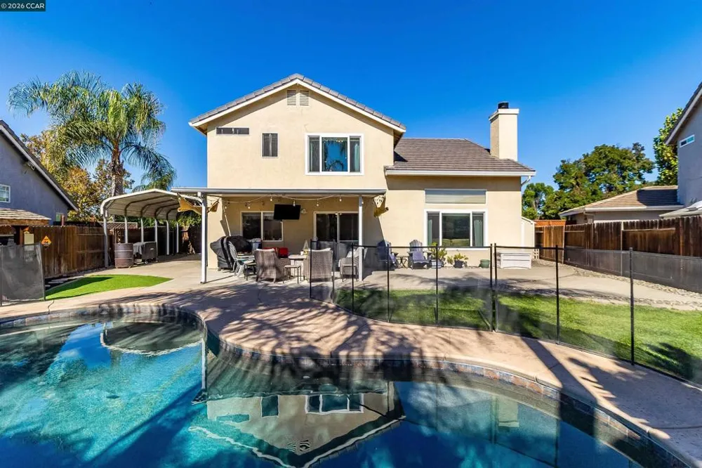 2211 Bridle Creek Circle Tracy, CA 95377