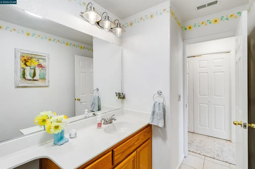 2211 Bridle Creek Circle Tracy, CA 95377