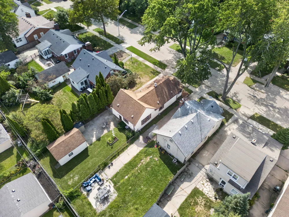 2022 Hampton Road Grosse Pointe, MI 48236