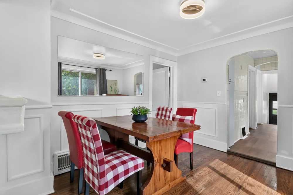 2022 Hampton Road Grosse Pointe, MI 48236