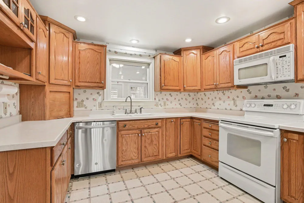 2511 Glenwood Drive Kalamazoo, MI 49008