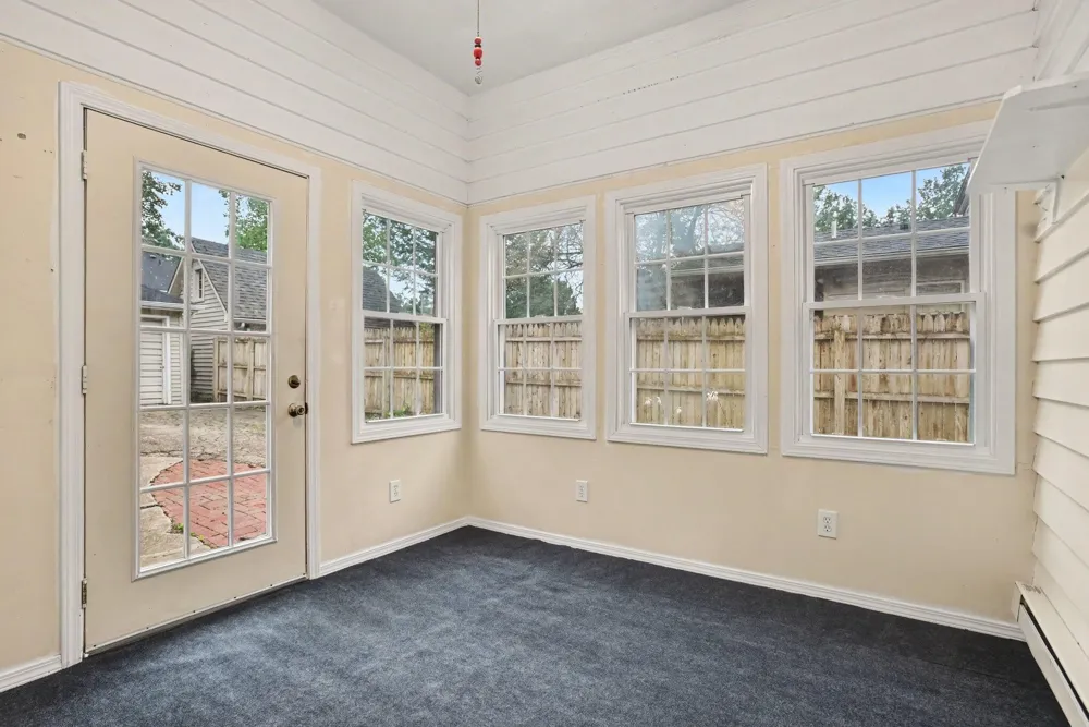 2511 Glenwood Drive Kalamazoo, MI 49008