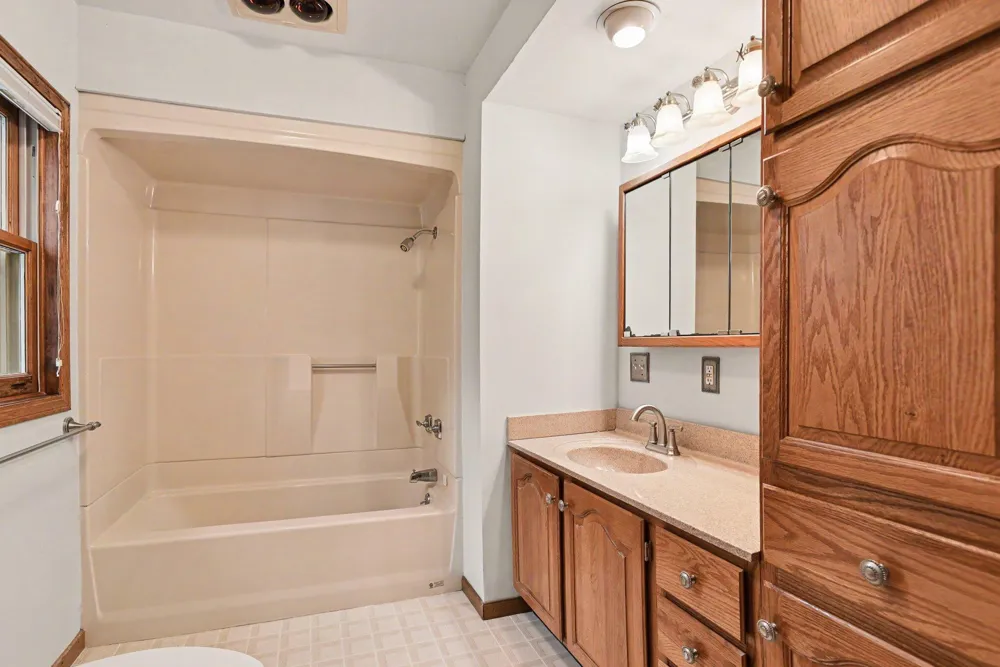 2511 Glenwood Drive Kalamazoo, MI 49008