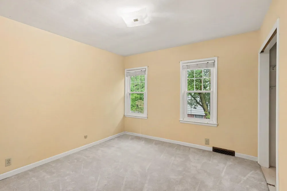 2511 Glenwood Drive Kalamazoo, MI 49008