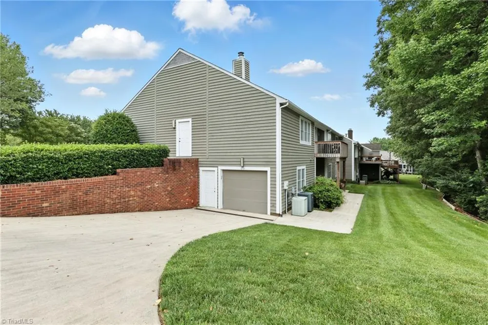 633 Huntington Drive High Point, NC 27262