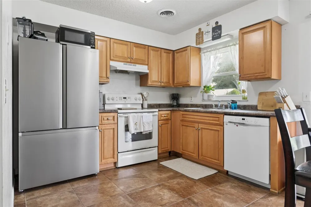 6126 16TH STREET Zephyrhills, FL 33542