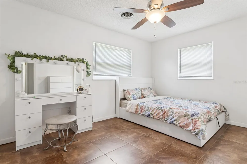6126 16TH STREET Zephyrhills, FL 33542