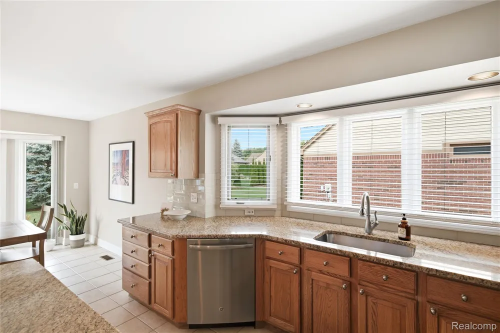 5271 Vineyards Boulevard Sterling Heights City, MI 48314