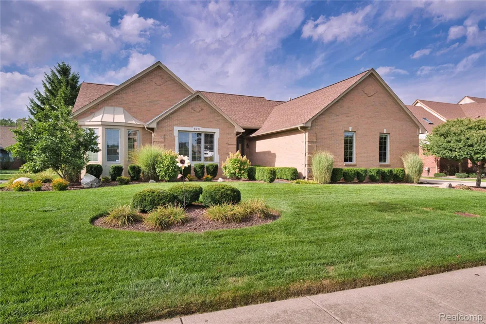 5271 Vineyards Boulevard Sterling Heights City, MI 48314
