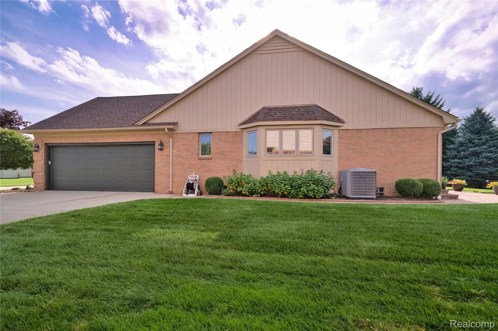 5271 Vineyards Boulevard Sterling Heights City, MI 48314