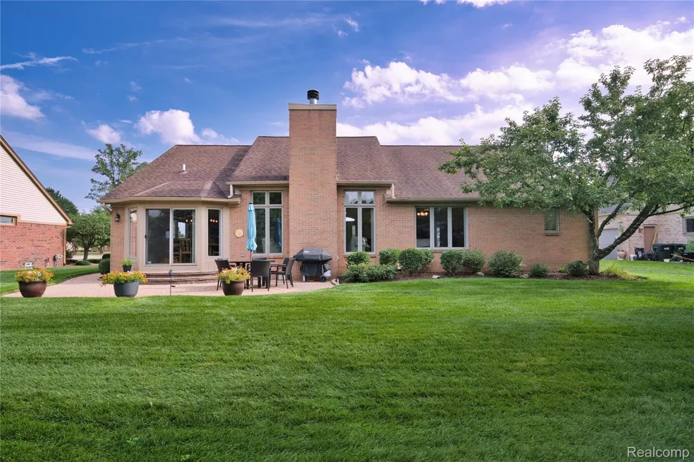 5271 Vineyards Boulevard Sterling Heights City, MI 48314