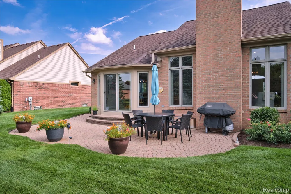 5271 Vineyards Boulevard Sterling Heights City, MI 48314