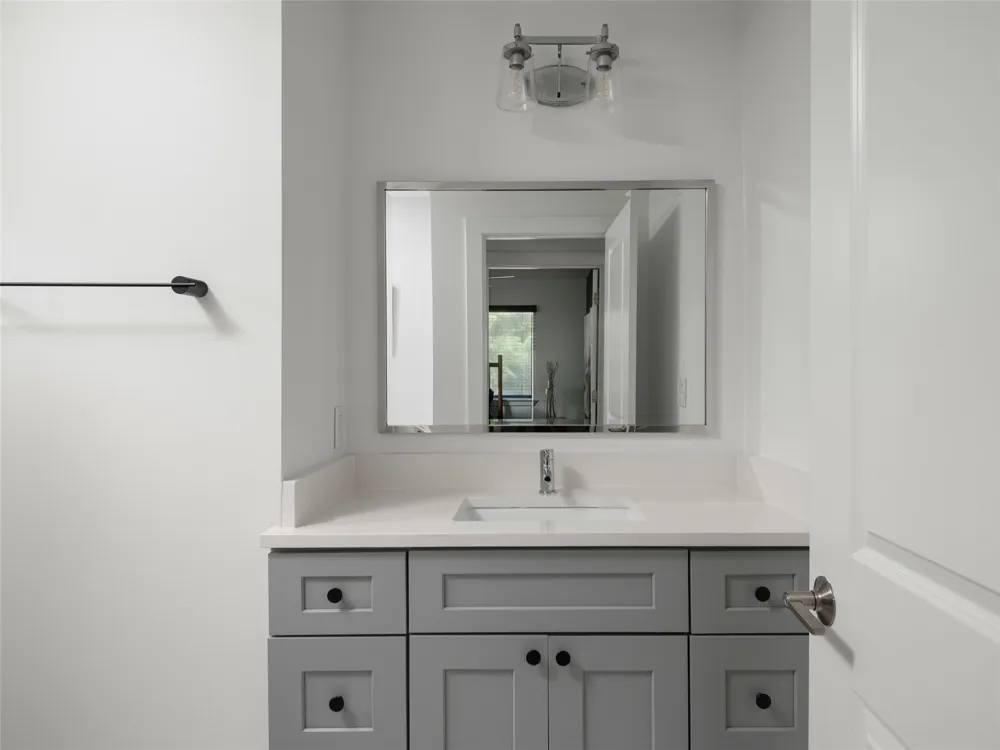 2501 E 11th Street #1 Austin, TX 78702