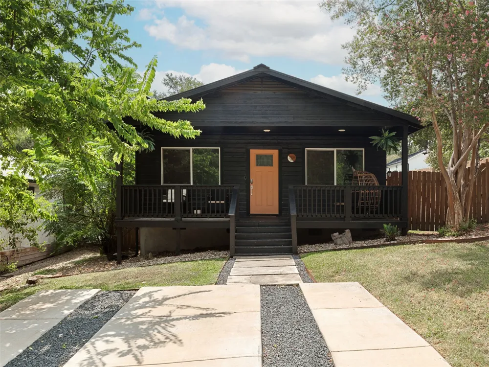 2501 E 11th Street #1 Austin, TX 78702