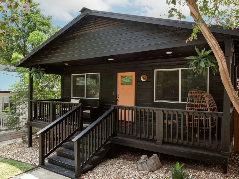 2501 E 11th Street #1 Austin, TX 78702