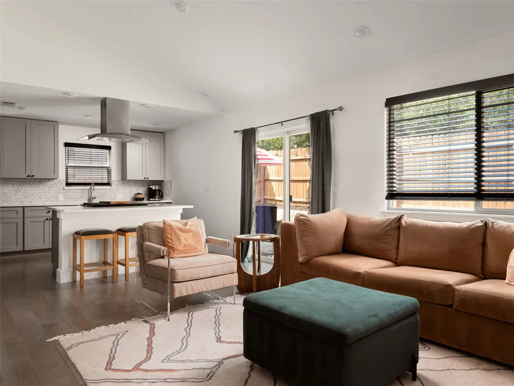 2501 E 11th Street #1 Austin, TX 78702