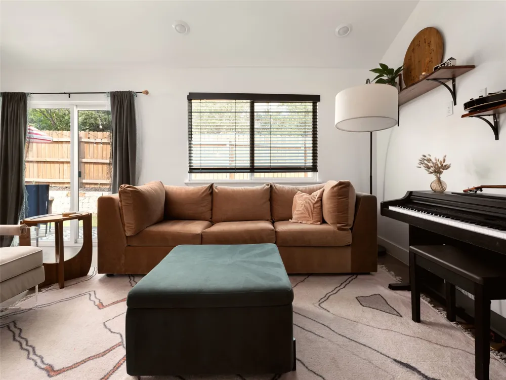 2501 E 11th Street #1 Austin, TX 78702