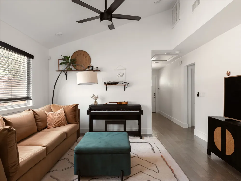 2501 E 11th Street #1 Austin, TX 78702