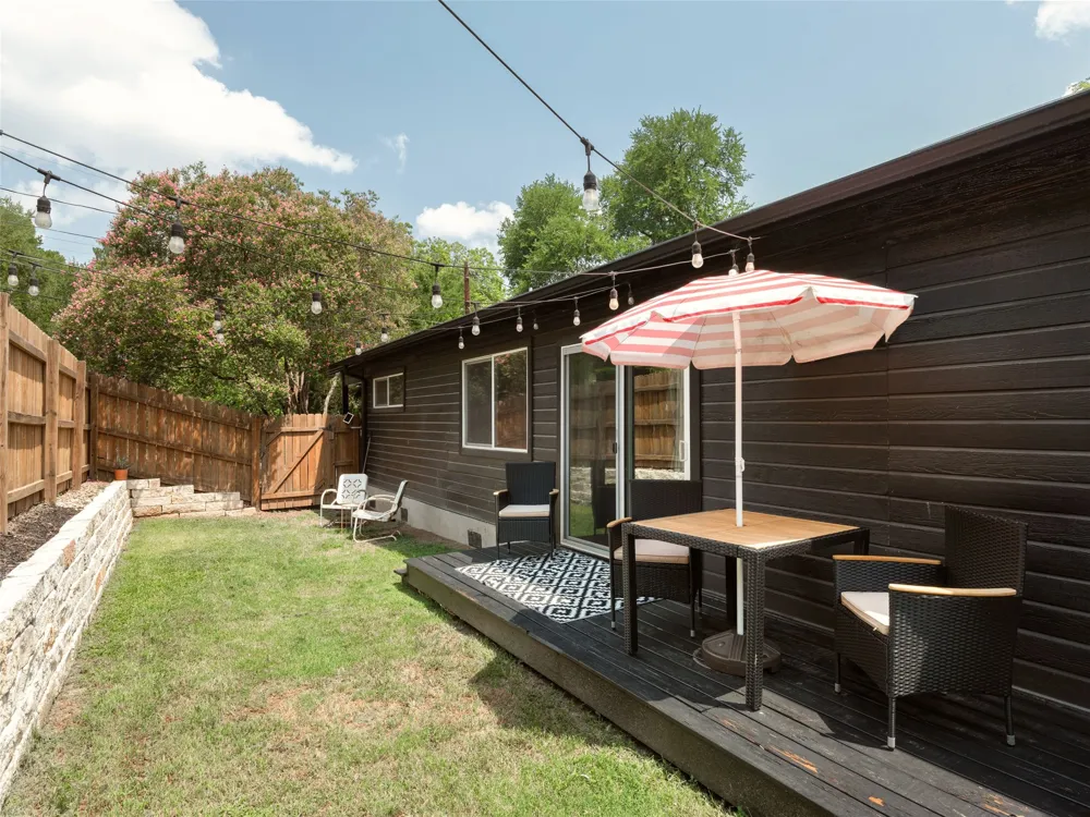 2501 E 11th Street #1 Austin, TX 78702