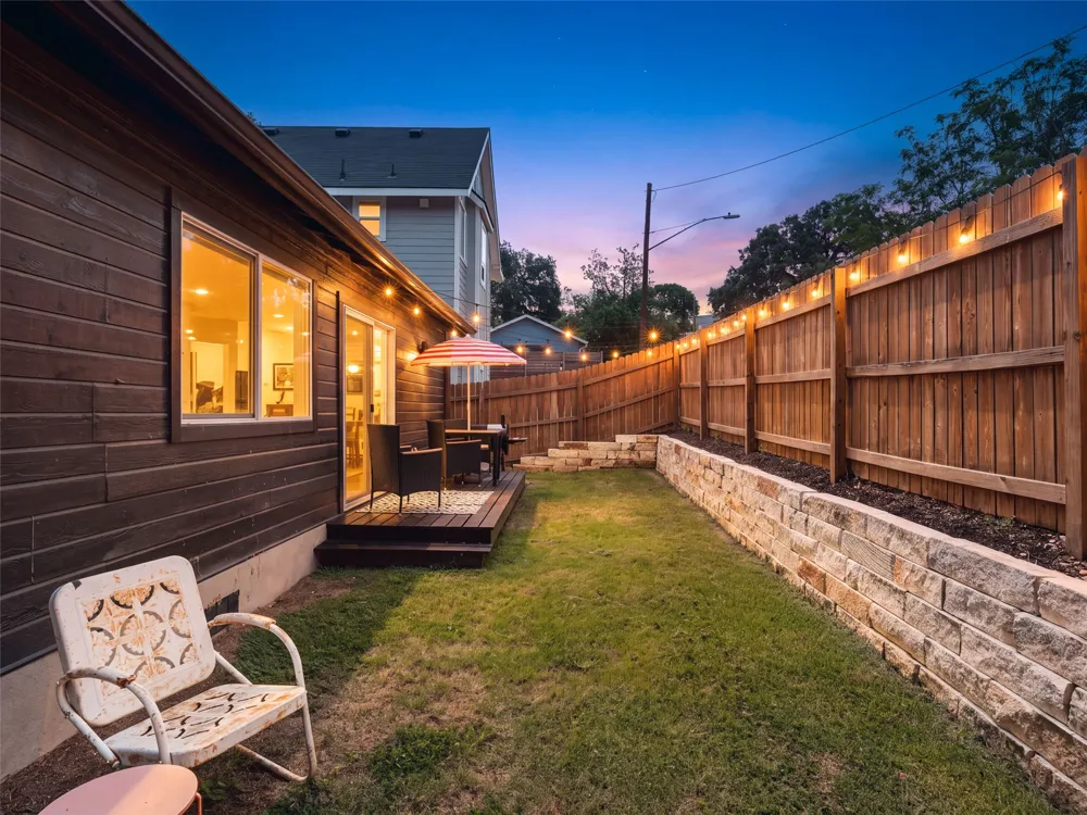 2501 E 11th Street #1 Austin, TX 78702