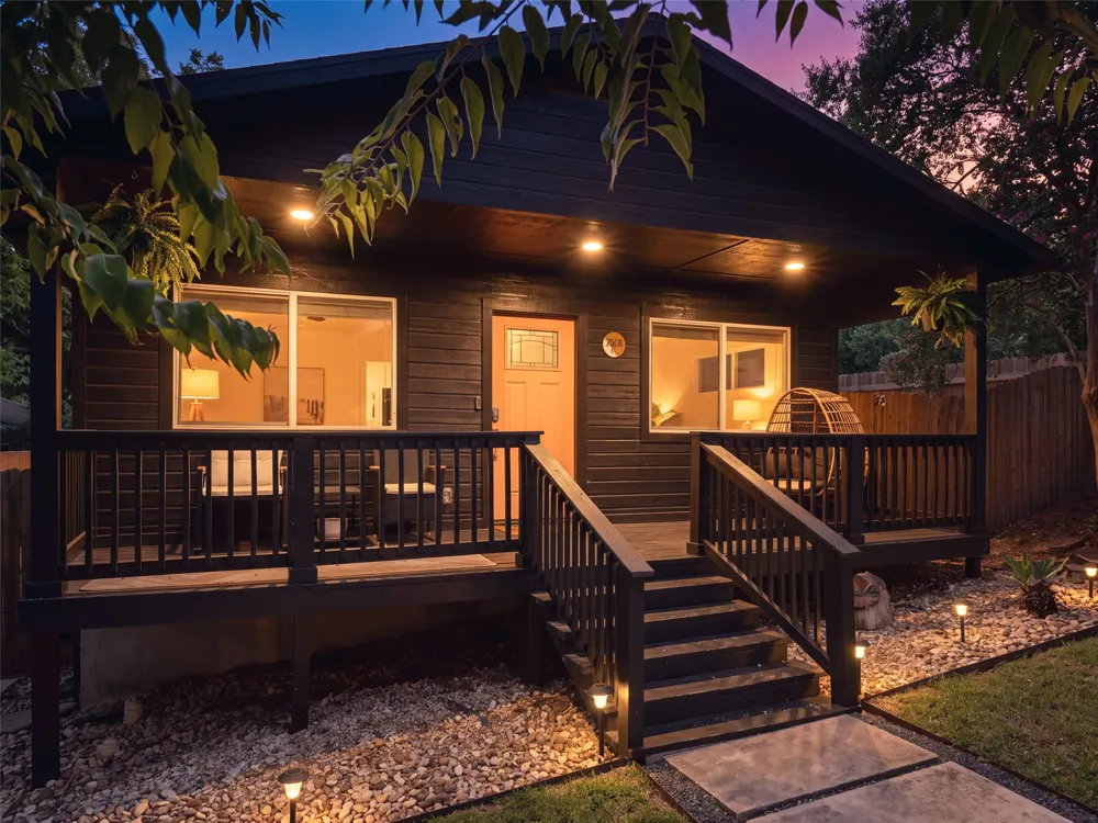 2501 E 11th Street #1 Austin, TX 78702