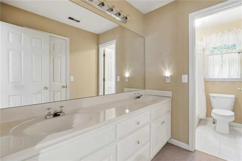 514 Lovinggood Court Woodstock, GA 30189