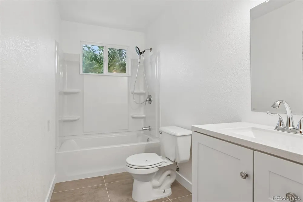 215 E 17th Avenue Longmont, CO 80504