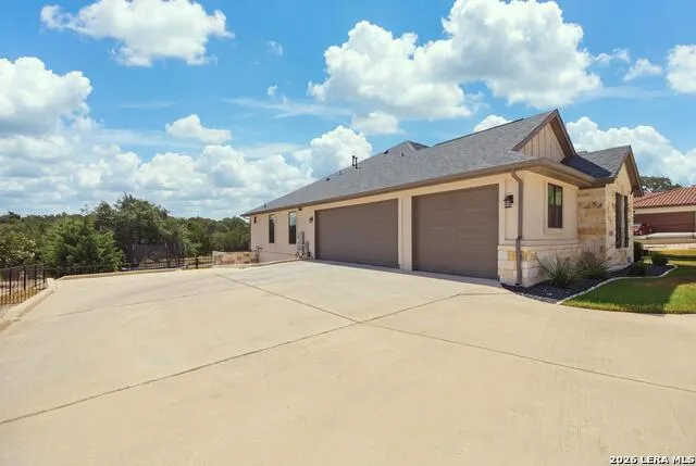 209 FLY LINE TRL New Braunfels, TX 78132