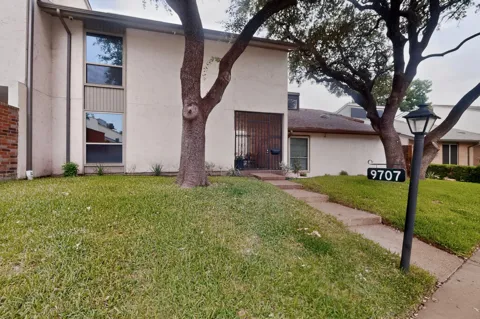 9707 Smokefeather Lane