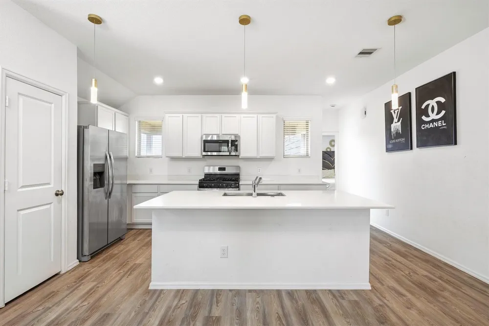 7338 Bartoncliff Drive Katy, TX 77493