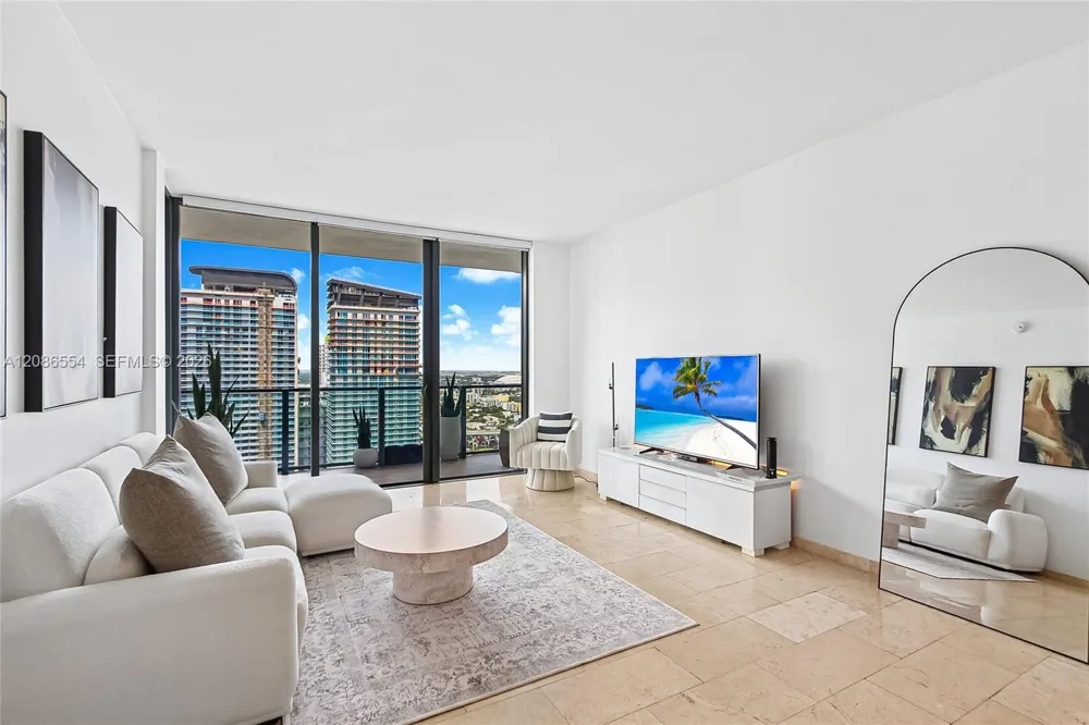 68 SE 6th St #3306 Miami, FL 33131