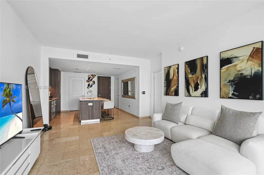 68 SE 6th St #3306 Miami, FL 33131