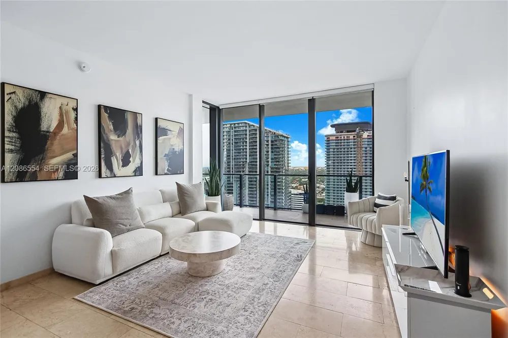 68 SE 6th St #3306 Miami, FL 33131