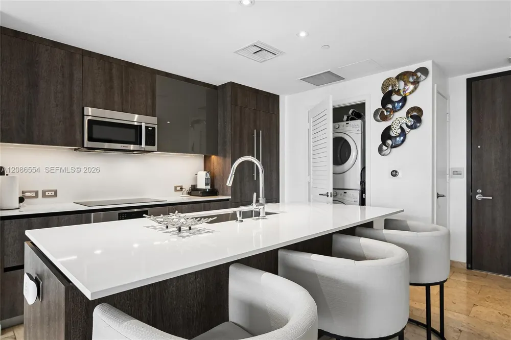 68 SE 6th St #3306 Miami, FL 33131