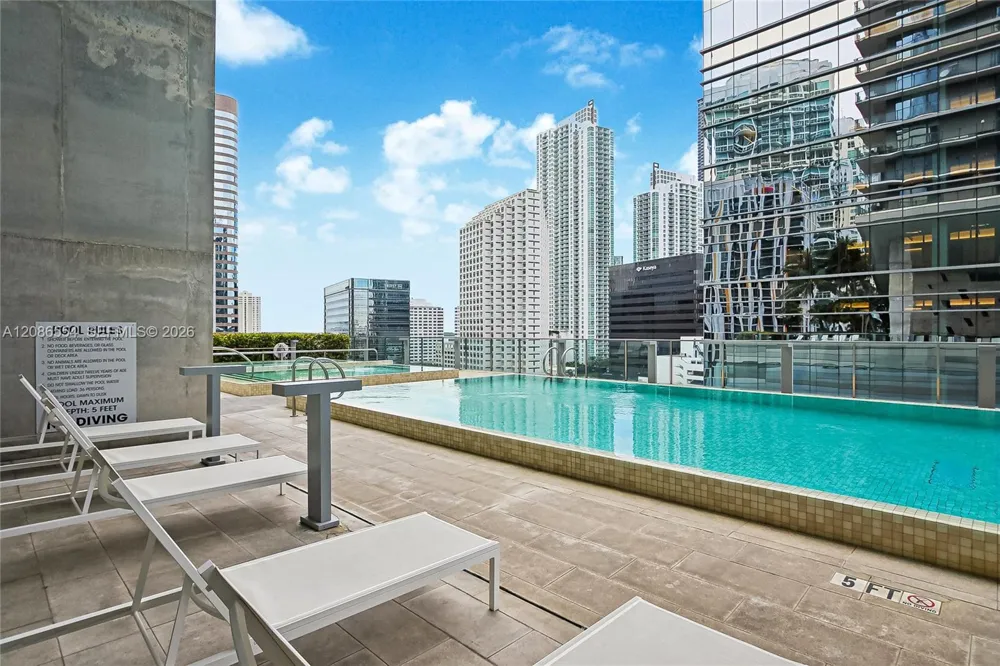 68 SE 6th St #3306 Miami, FL 33131