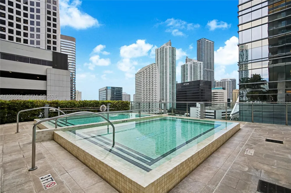 68 SE 6th St #3306 Miami, FL 33131