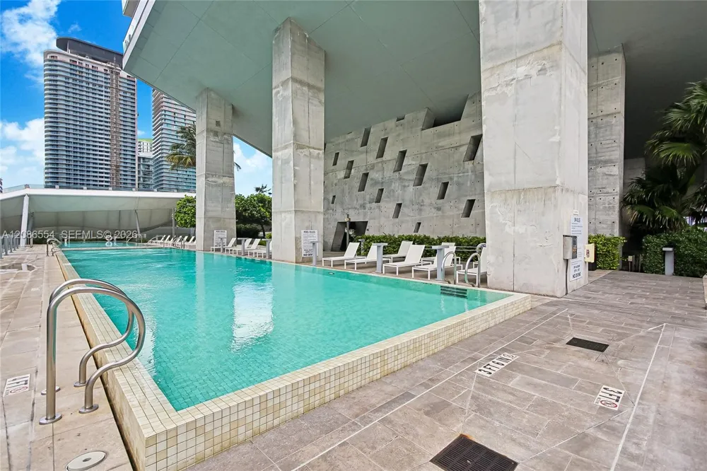 68 SE 6th St #3306 Miami, FL 33131