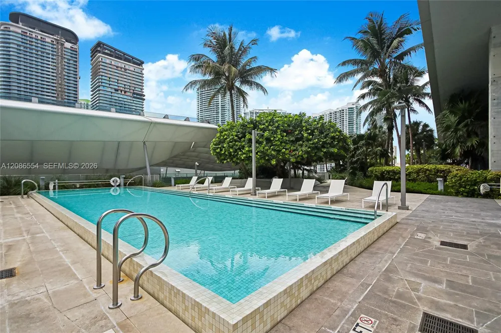 68 SE 6th St #3306 Miami, FL 33131
