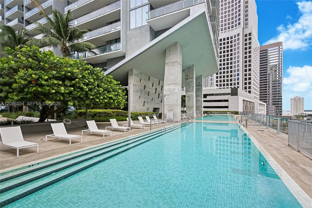 68 SE 6th St #3306 Miami, FL 33131