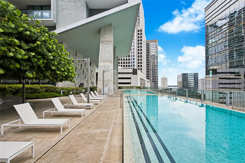 68 SE 6th St #3306 Miami, FL 33131
