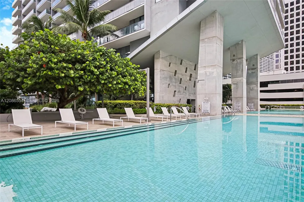 68 SE 6th St #3306 Miami, FL 33131
