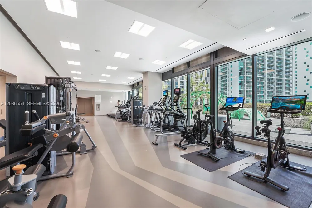 68 SE 6th St #3306 Miami, FL 33131